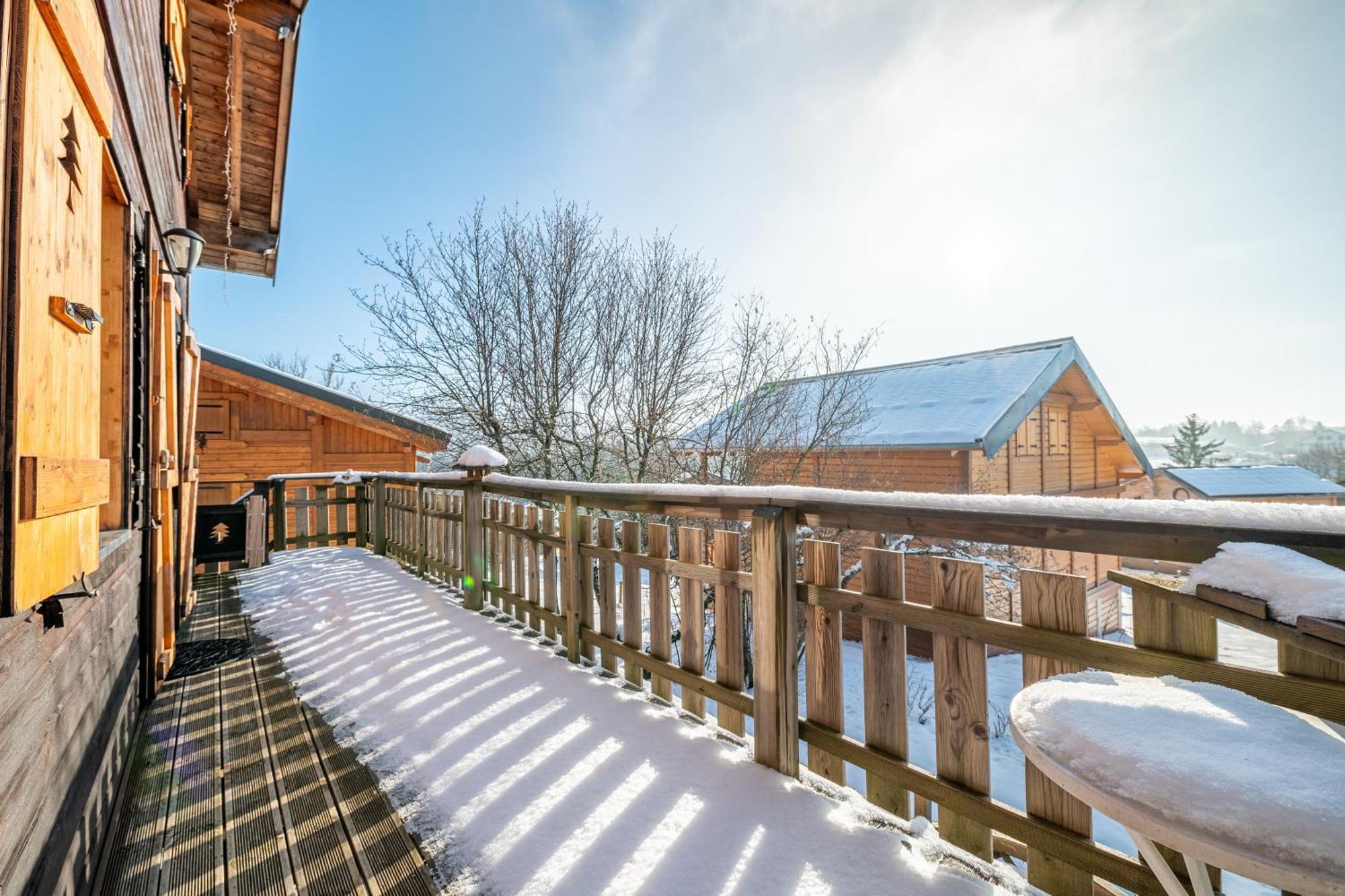 Chalet L'Embellie - Chalet Avec Piscine Partagee Saint-Laurent-en-Grandvaux 외부 사진
